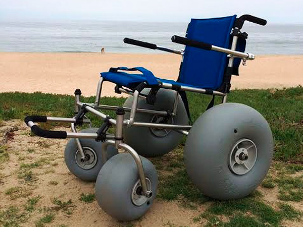 silla-de-ruedas-todo-terreno-asistida